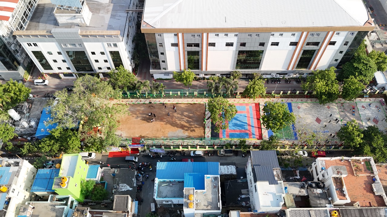 ரூ. 75 இலட்சம் மதிப்பீட்டில் அமைந்துள்ள விளையாட்டுத்திடல் மற்றும் சிறுவர் பூங்கா