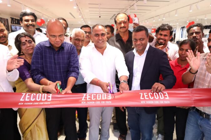 Zecode Readymade Garments Showroom Opened in Anna Nagar; Inaugurated by MLA V.K. Ramkumar